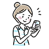 笑顔でスマートフォンを操作する女性のイラスト